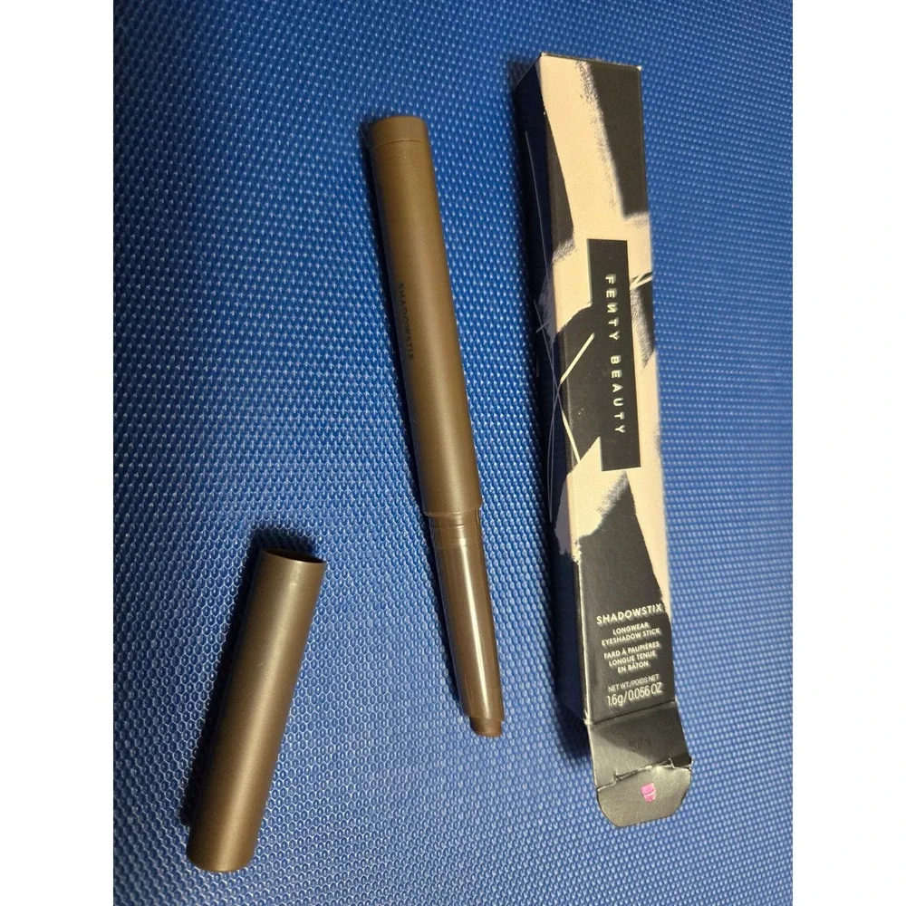 Fenty Beauty Shadowstix Longwear Eyeshadow Stick Brownie Badd'r Matte Brown 1.6g